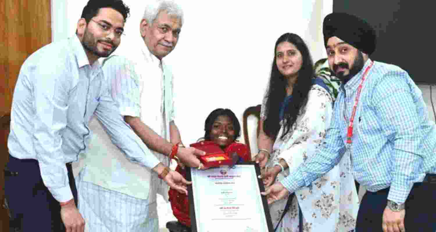 J&K LG Manoj Sinha honours para-archer Payal Nag after her gold. 