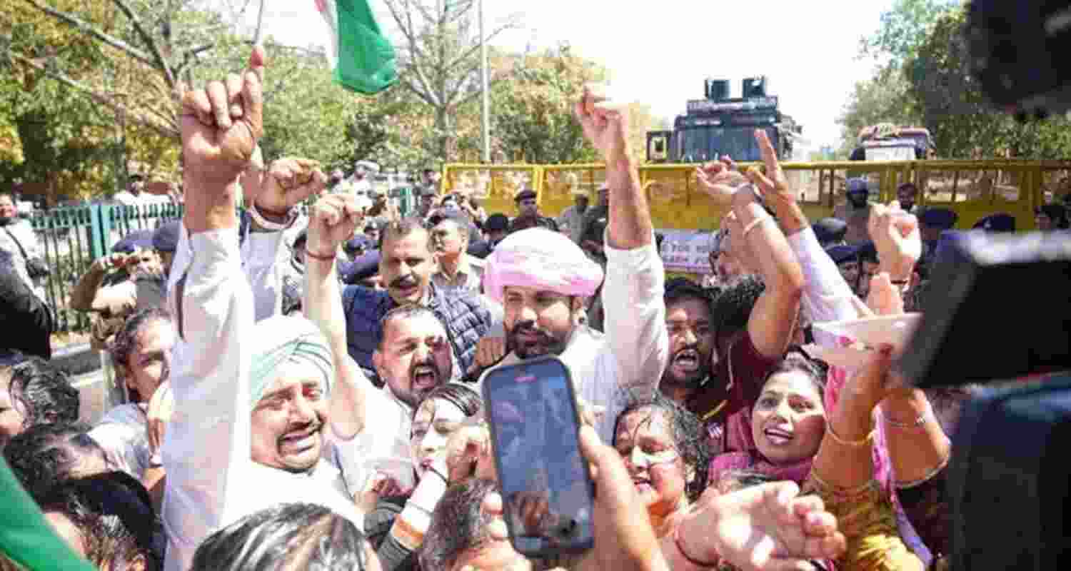 Punjab Cong women’s protest turns chaotic; cops intervene