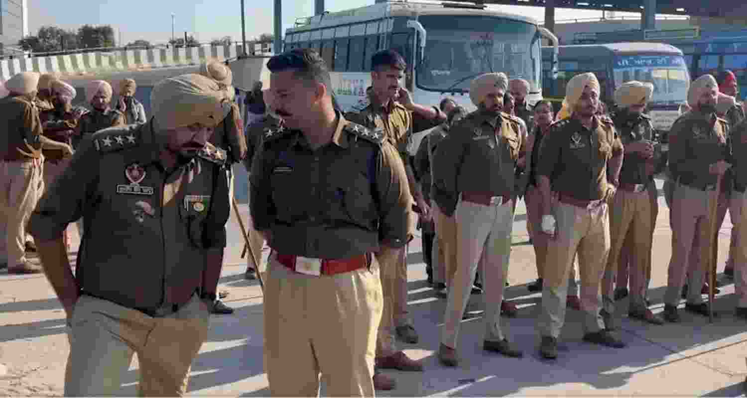 Punjab Police bend when asked to crawl