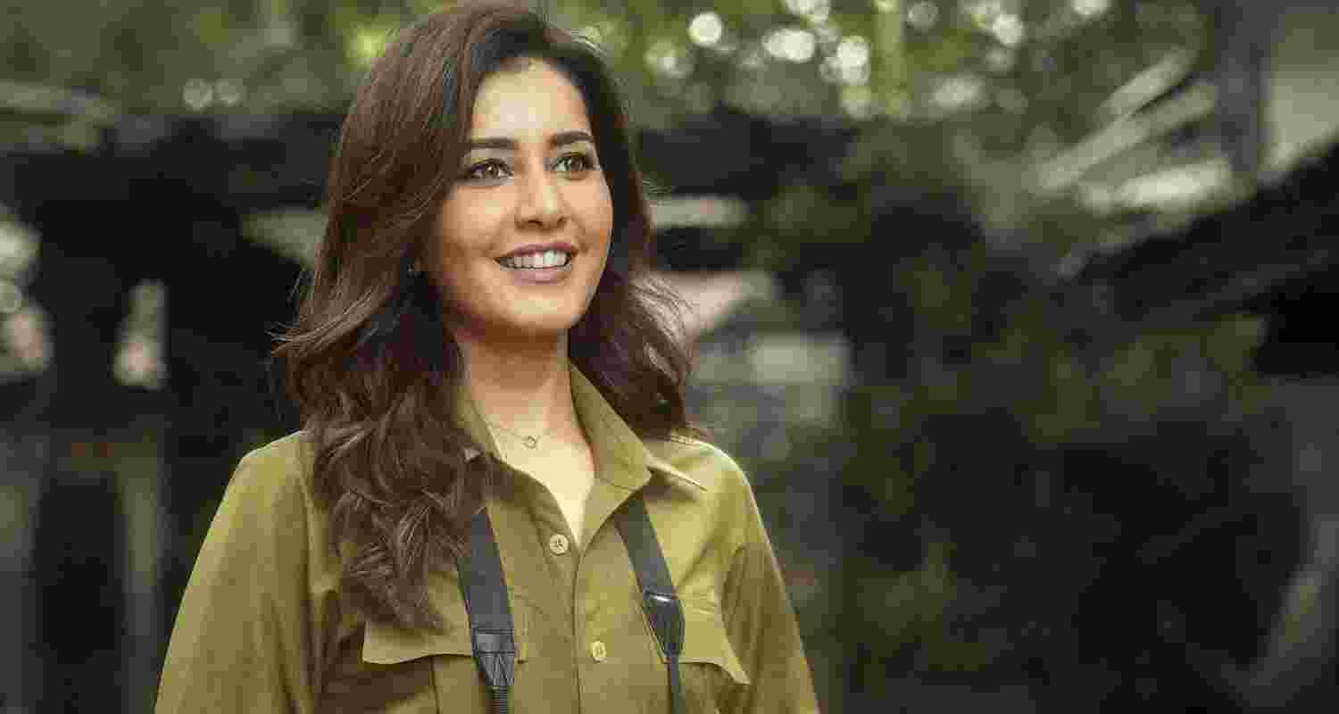 Their caption read, “Team Ustaad Bhagat Singh welcomes the angelic Raashii Khanna on board as 'Shloka'. She brings her grace and charm to the sets. Shoot underway (sic).” 