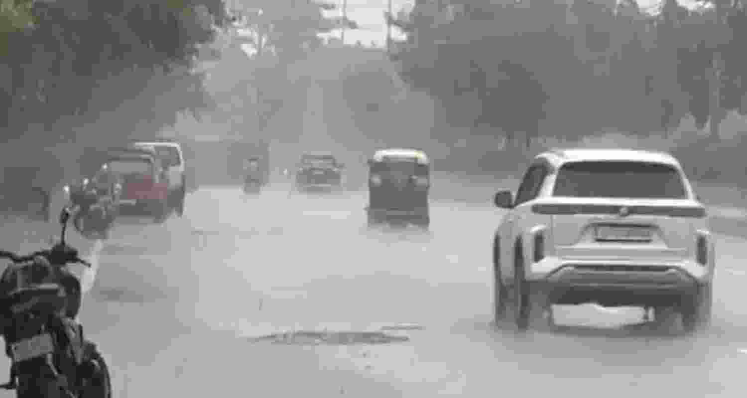 Delhi paralysed; 3 dead due to torrential rain