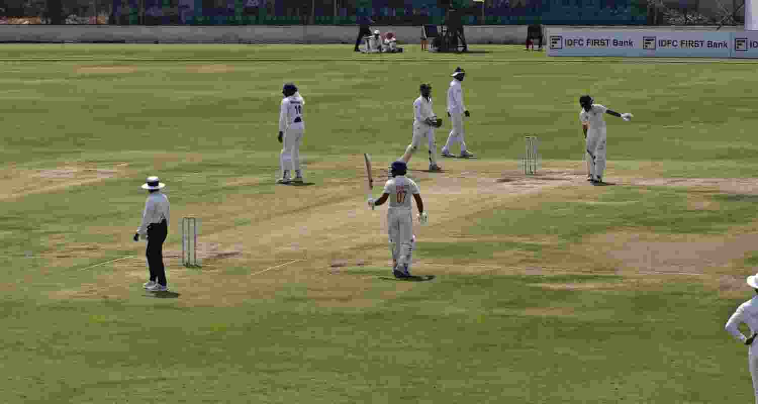 Jammu and Kashmir cricket team opts to bat against Karnataka cricket team in the Ranji Trophy final.
