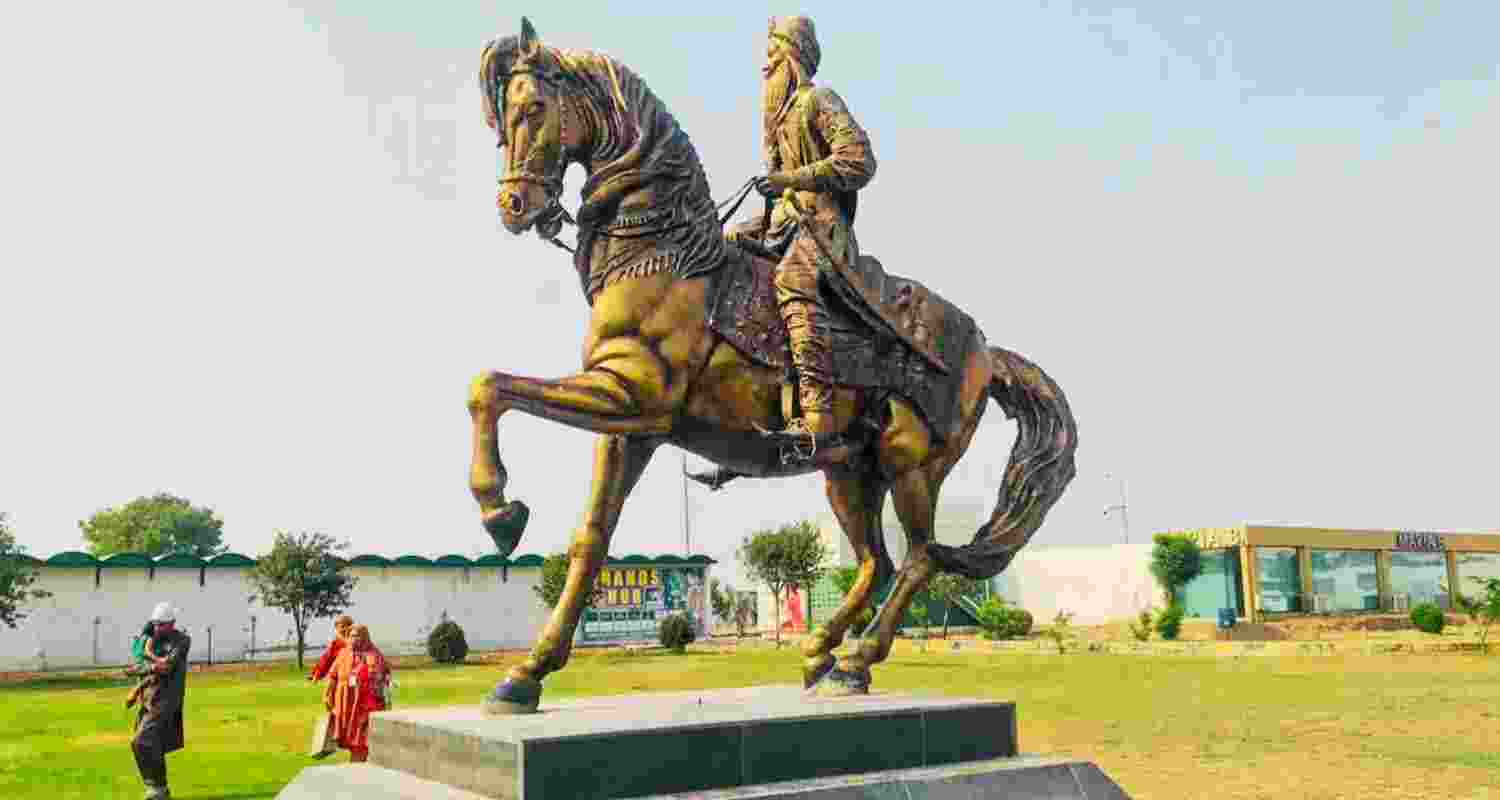 Maharaja Ranjit Singh's statue. Maharaja Ranjit Singh's statue.
