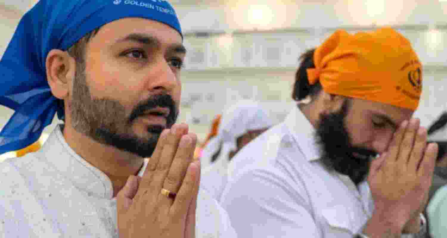 Ranveer Singh pays obeisance at Golden Temple, seeks blessing ahead of upcoming film shoot.