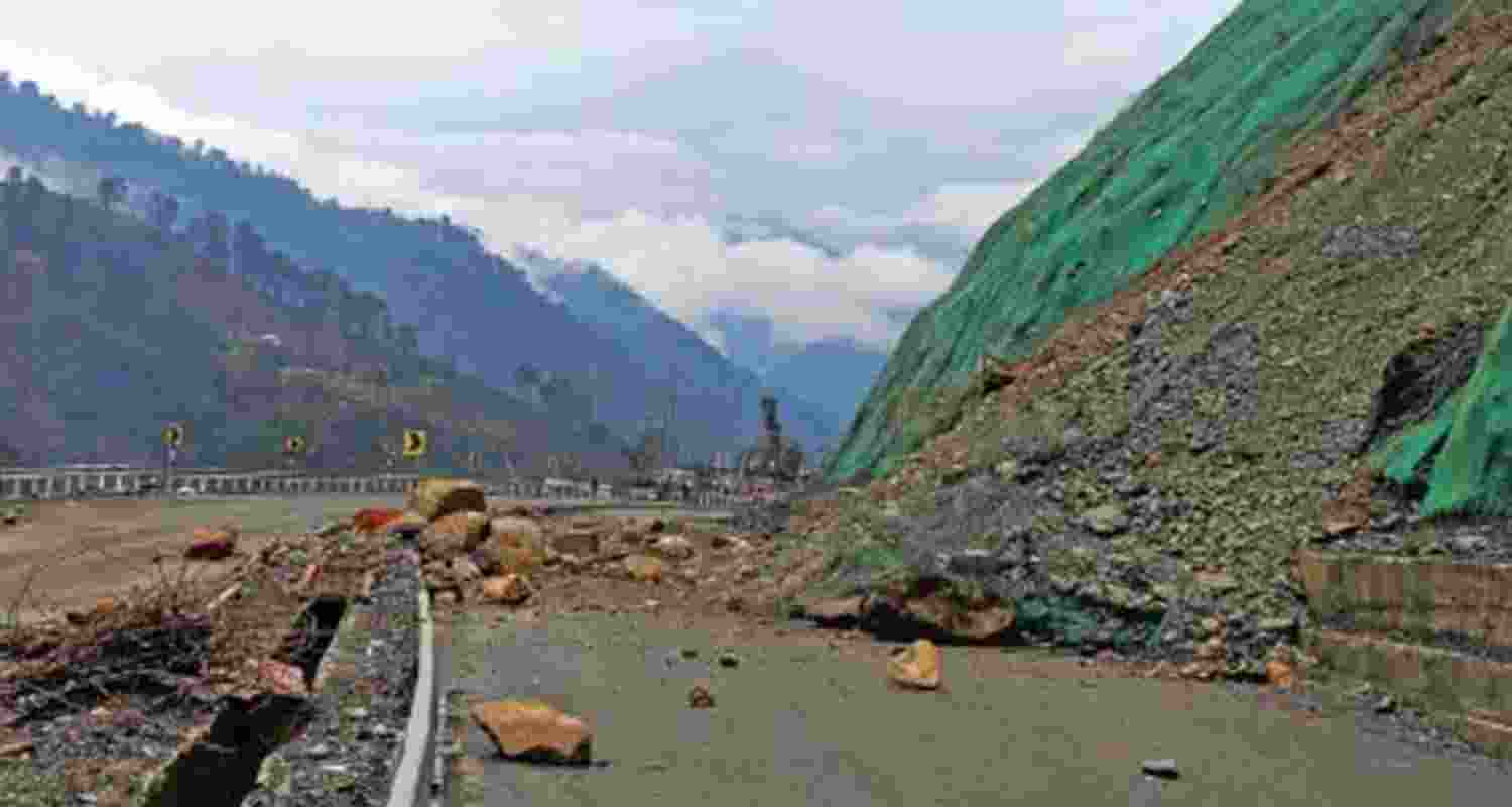 Multiple landslides block Jammu-Srinagar National Highway.