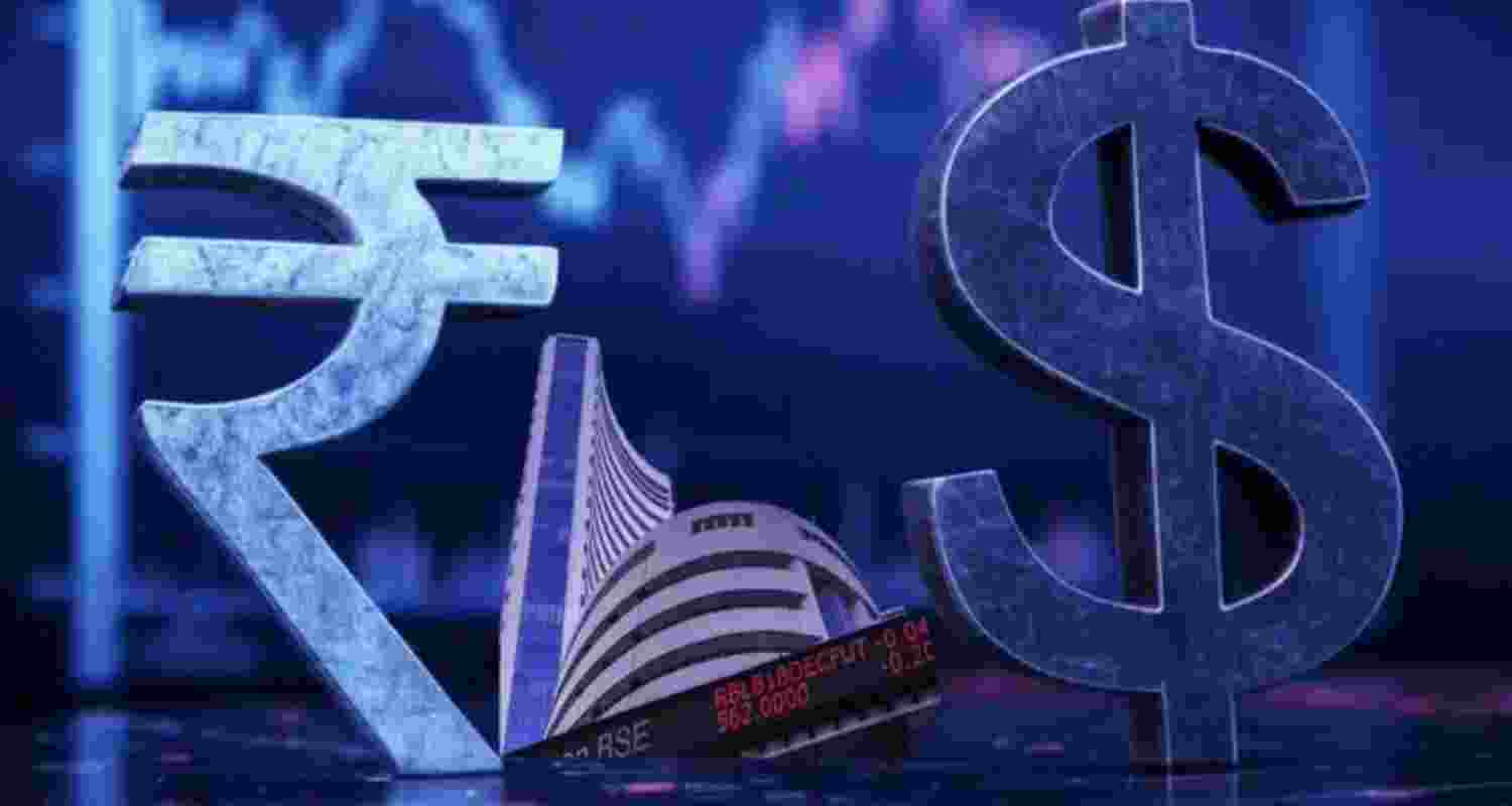 Rupee crashes 139 paise to 94.90 against US dollar in early trade