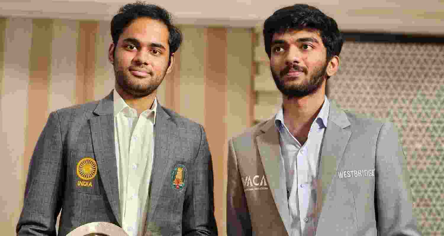  Indian Grandmasters Arjun Erigaisi and (right) D Gukesh.