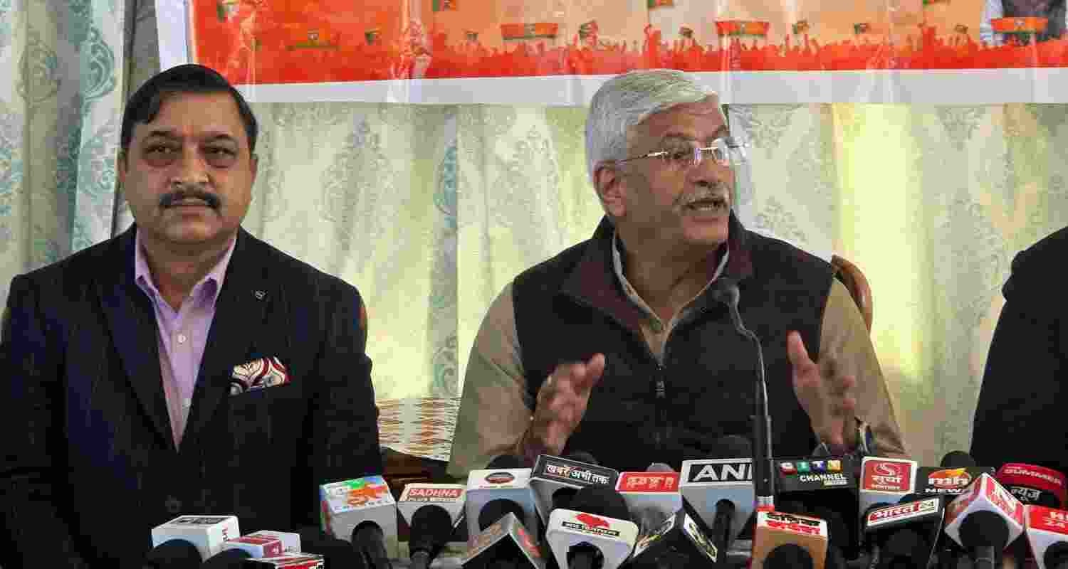 He stated that sectors such as textiles, handicrafts, electronics, mobile manufacturing, consumer goods, and agricultural products will see significant export opportunities in the European Union and US markets in the coming years.