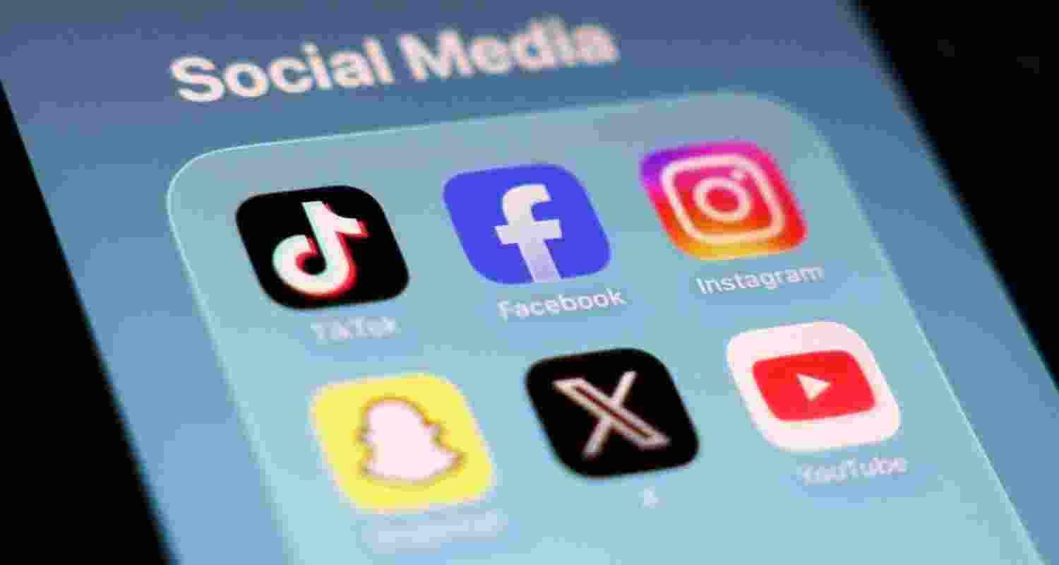 Maha mulls social media ban for kids under 16: Fadnavis