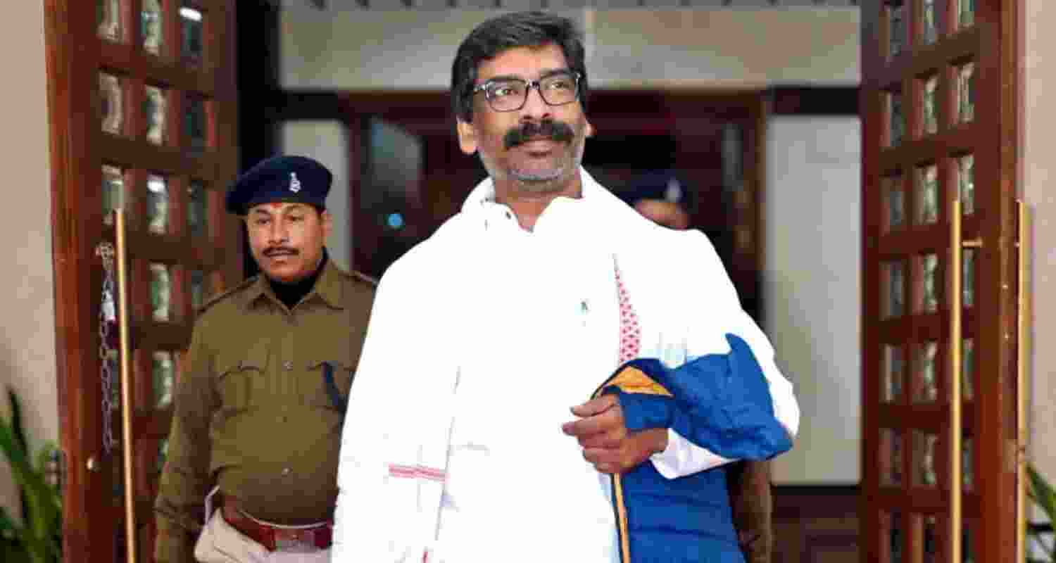 Former Jharkhand Chief Minister Hemant Soren going to court.