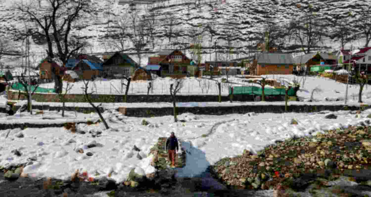 Fresh snowfall hit parts of south Kashmir while rain lashed the plains as night temperatures improved. 