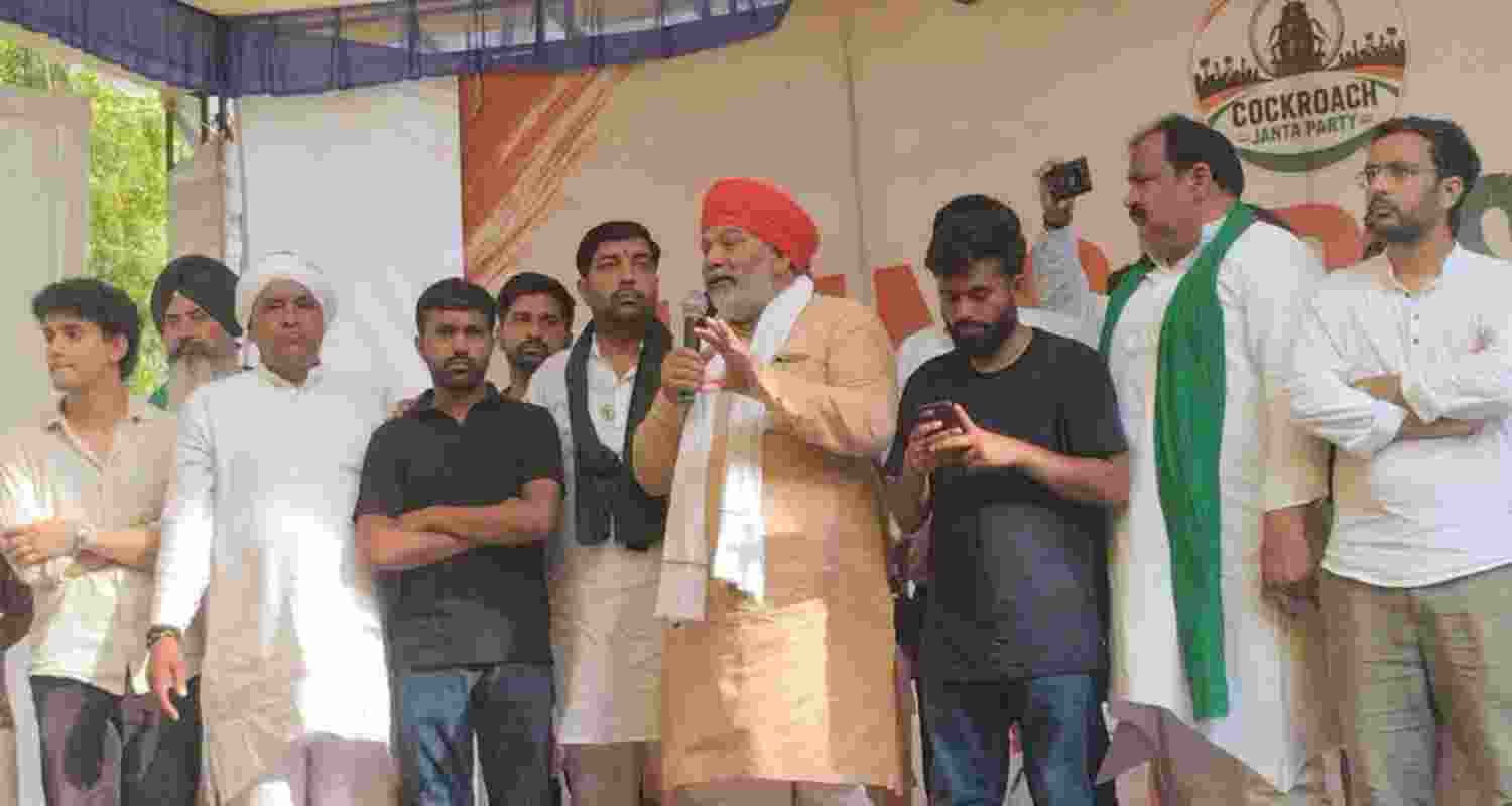 Farmer leader Rakesh Tikait addressing the agitating students at Jantar Mantar on Friday.
