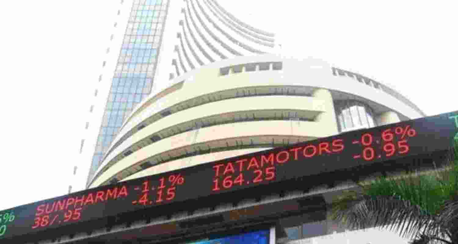 Indian stock market opens flat