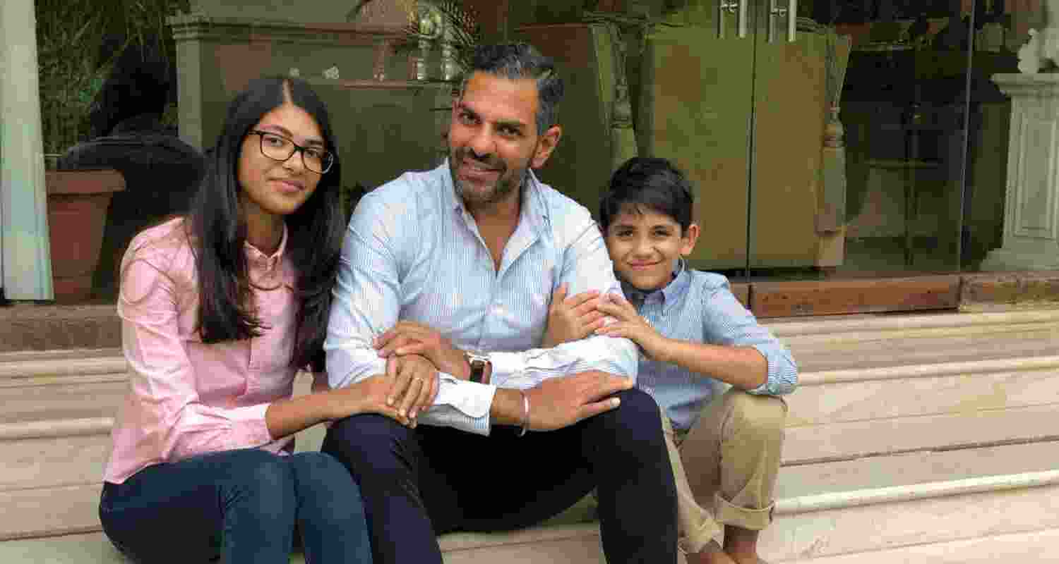 Relief for Karisma's kids: HC freezes Sunjay Kapur’s assets