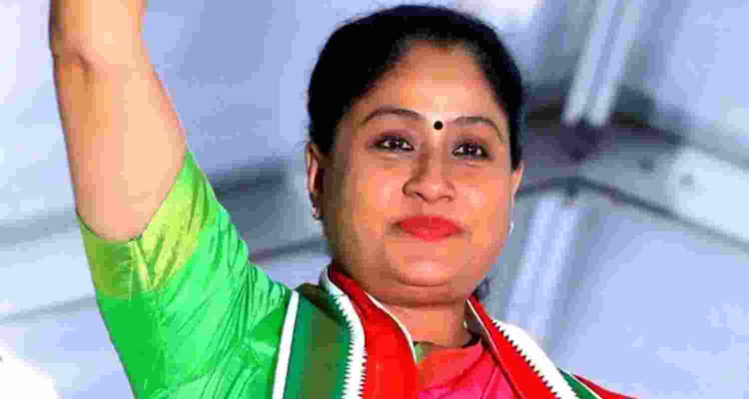 Congress picks Vijayashanthi for T'gana council seat