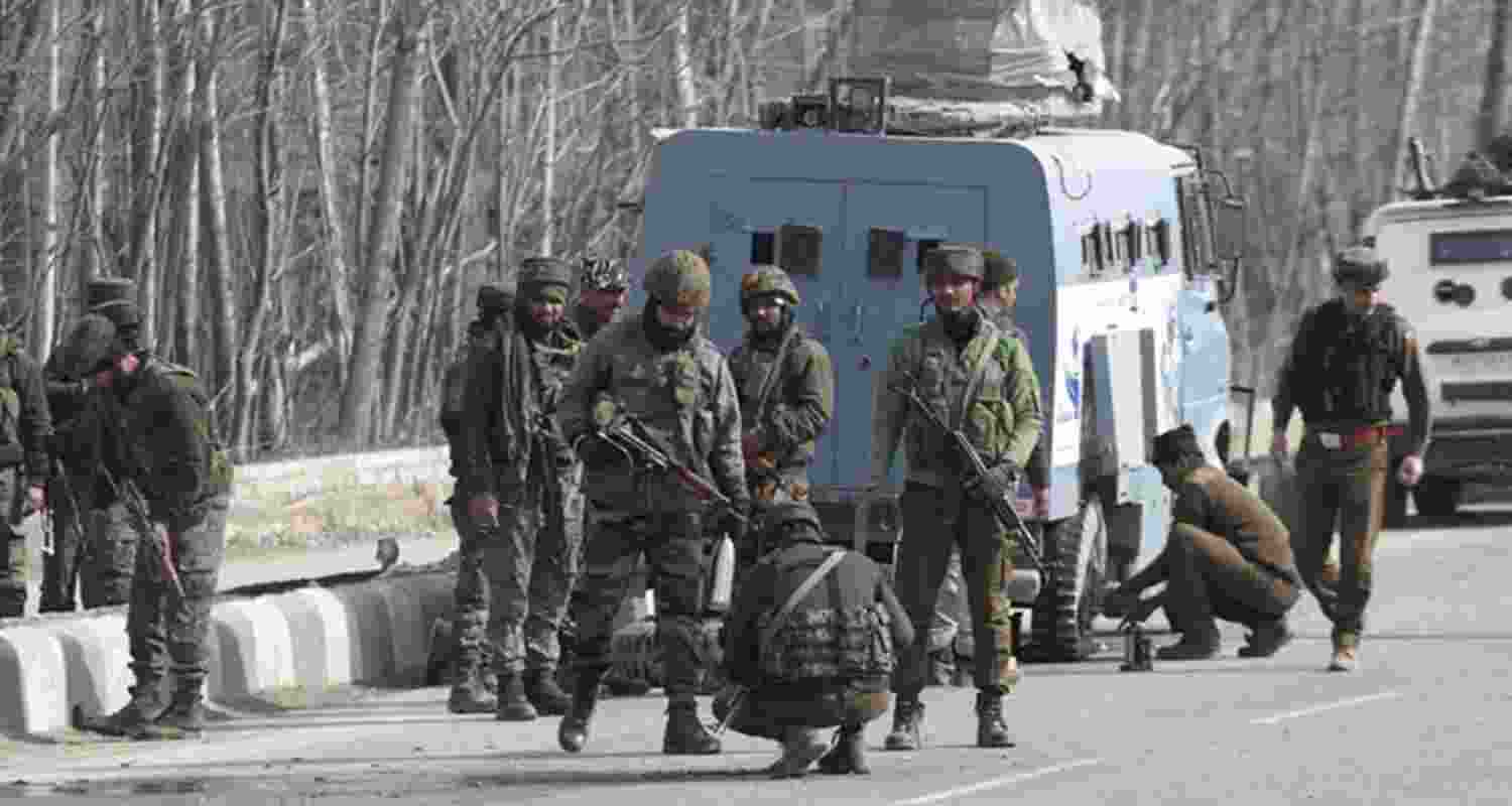 India-Pakistan border at Suchetgarh closed for civilians