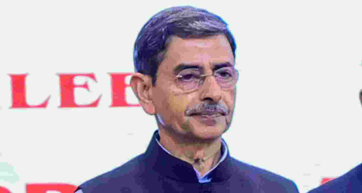 TN Guv urges students to chant 'Jai Shri Ram', faces flak