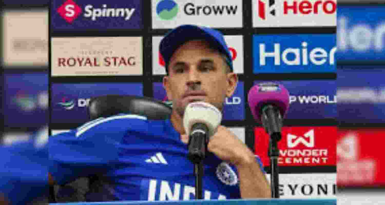 Assistant coach Ten Doeschate.