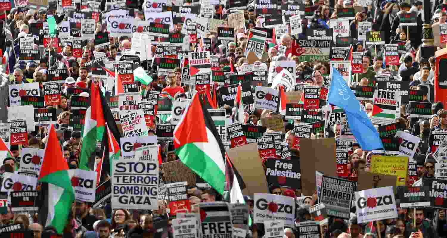 Police detain hundreds at London pro-Palestine protest.