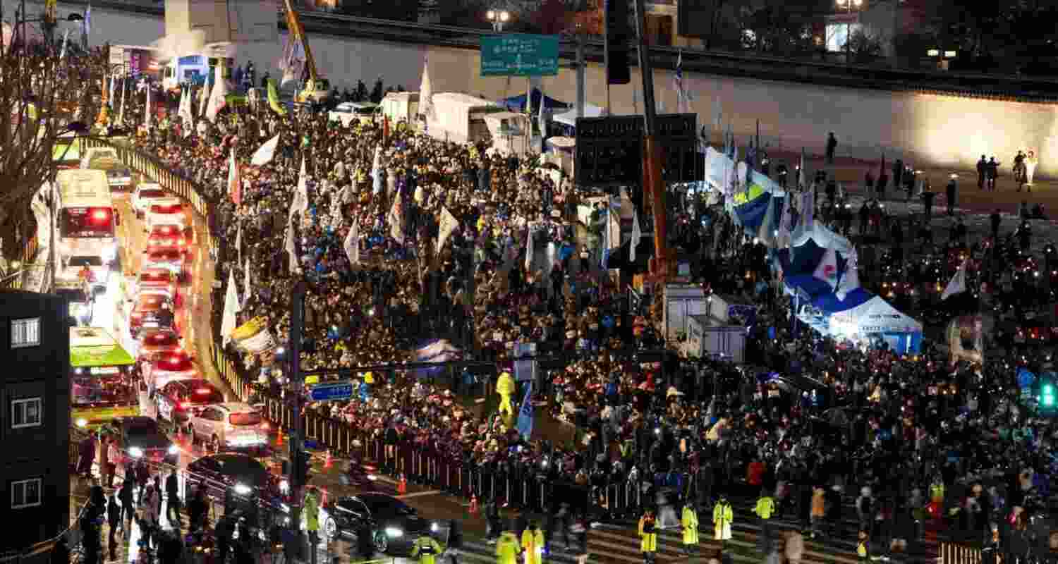 Tensions Escalate as South Koreans Rally for Yoon’s Impeachment.