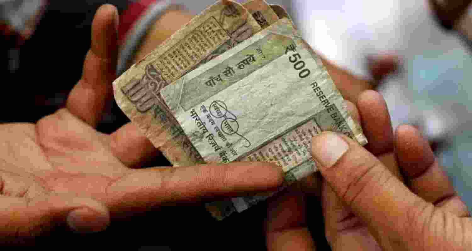 Govt’s fiscal deficit at 52.5 pc of FY25 target in 8 months