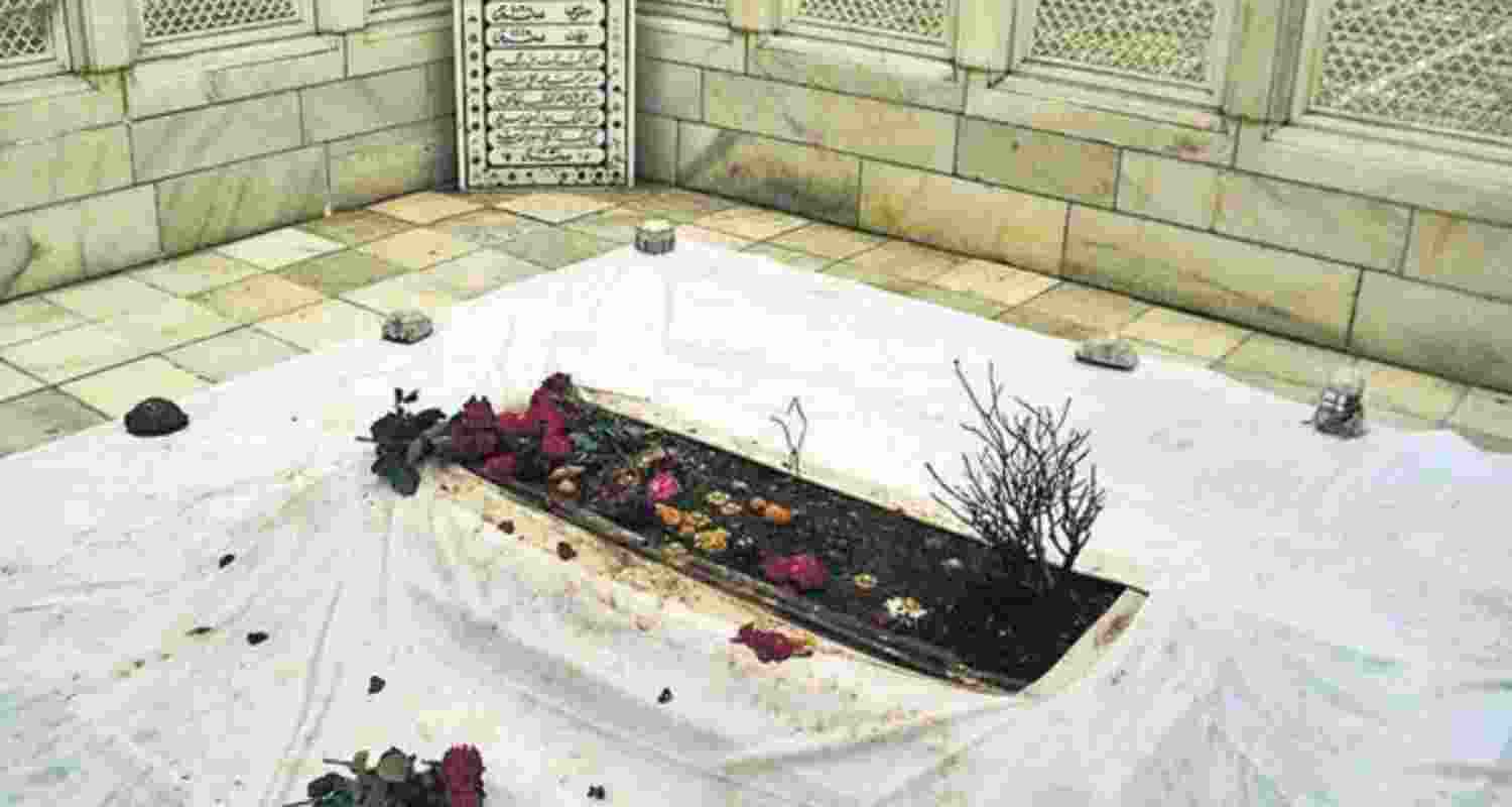 BJP MLA asks when will Aurangzeb's grave be demolished.
