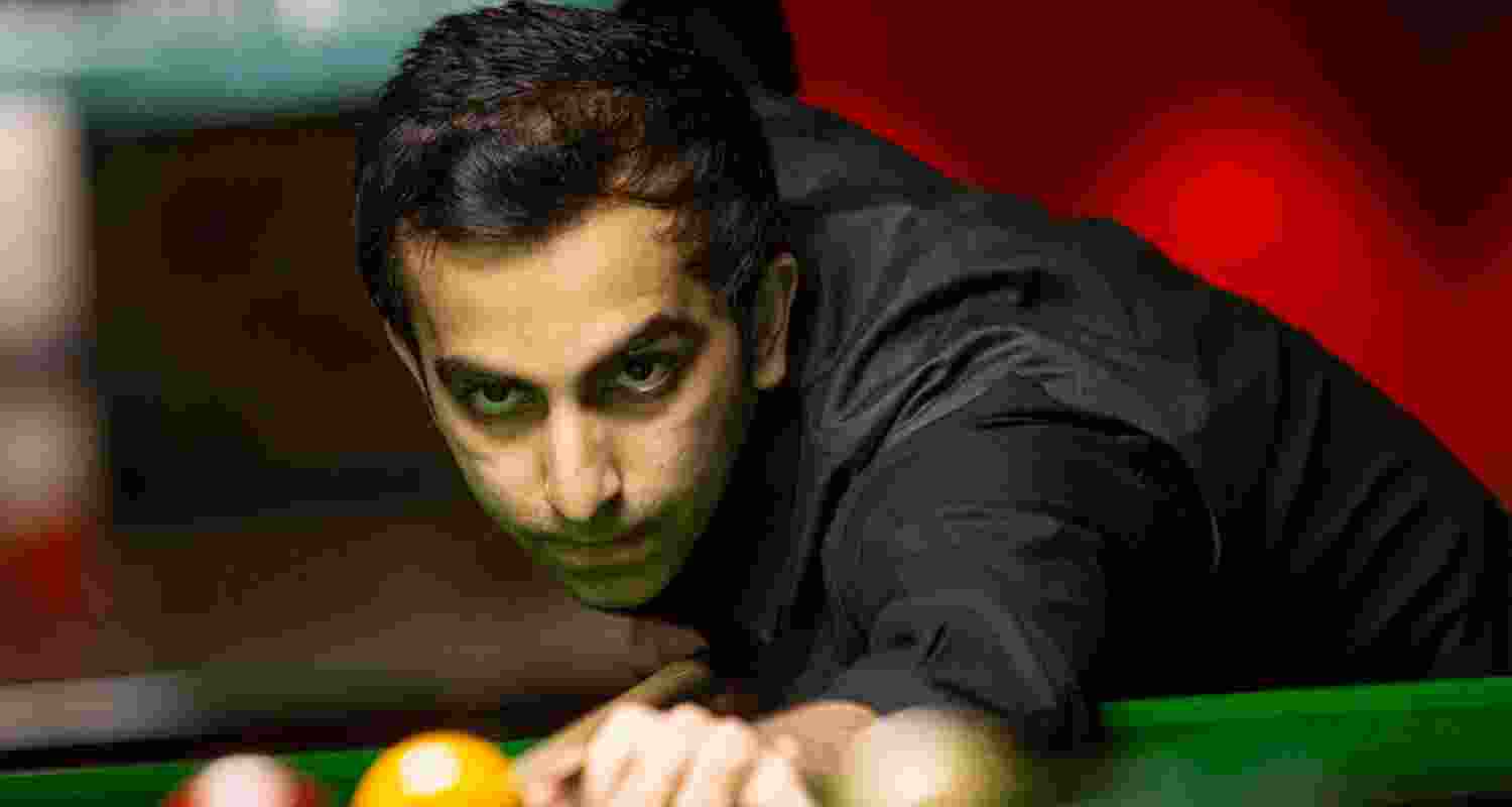 Advani defeats Suri to reach WBL final.