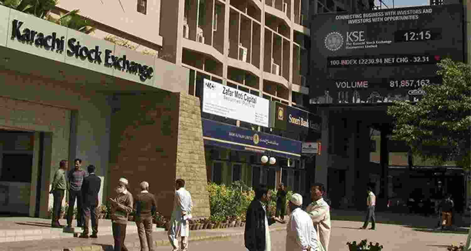 Pahalgam terror attack sinks Karachi stock exchange.