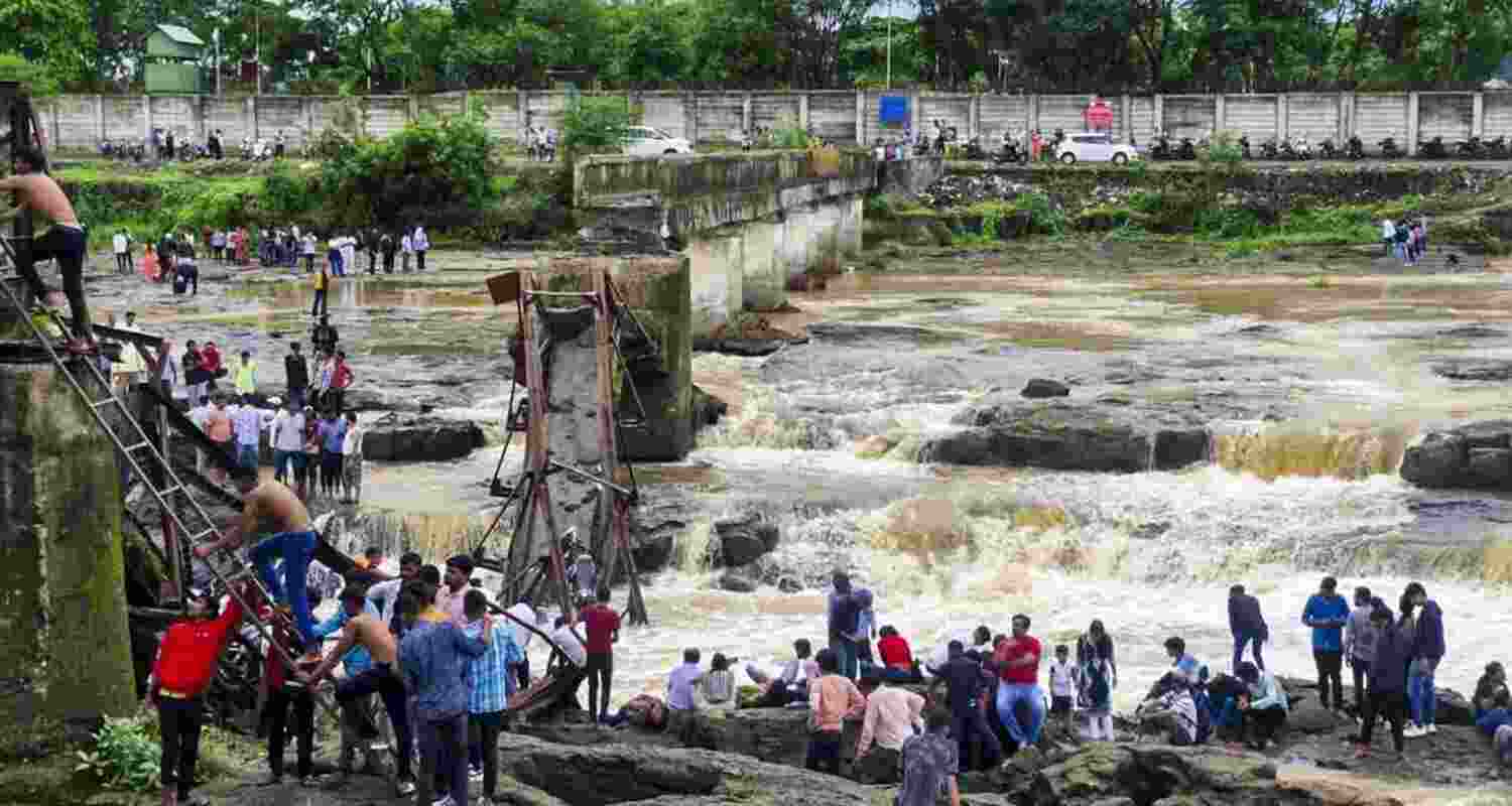 Pune Tragedy as Bridge Collapses on Indrayani River.