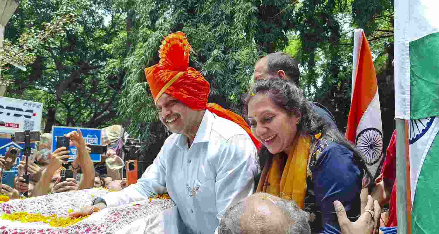 Acquitted Purohit Returns To Pune Society To Grand Welcome.