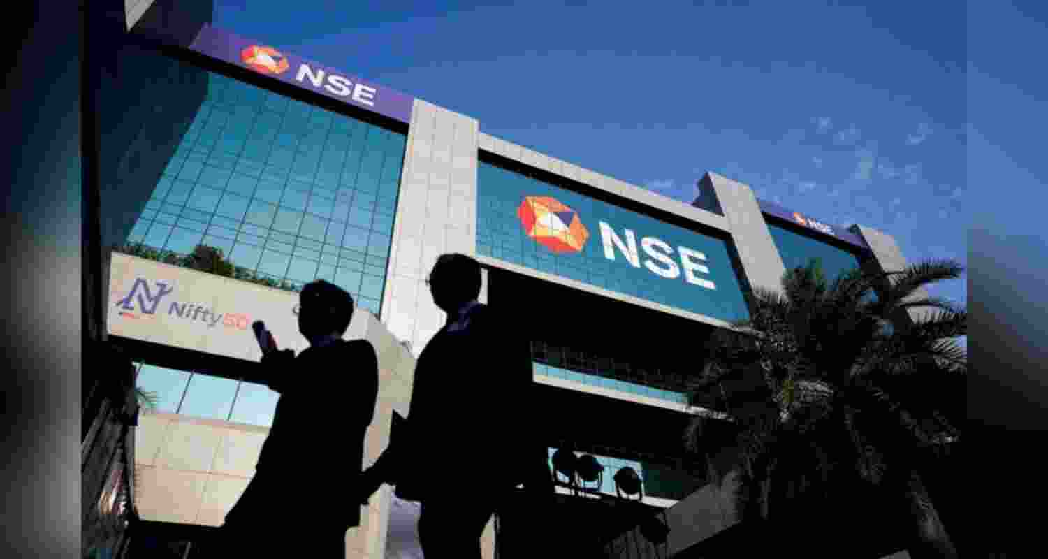 Market wealth down ₹4 lakh cr as Sensex slides 700 pts.