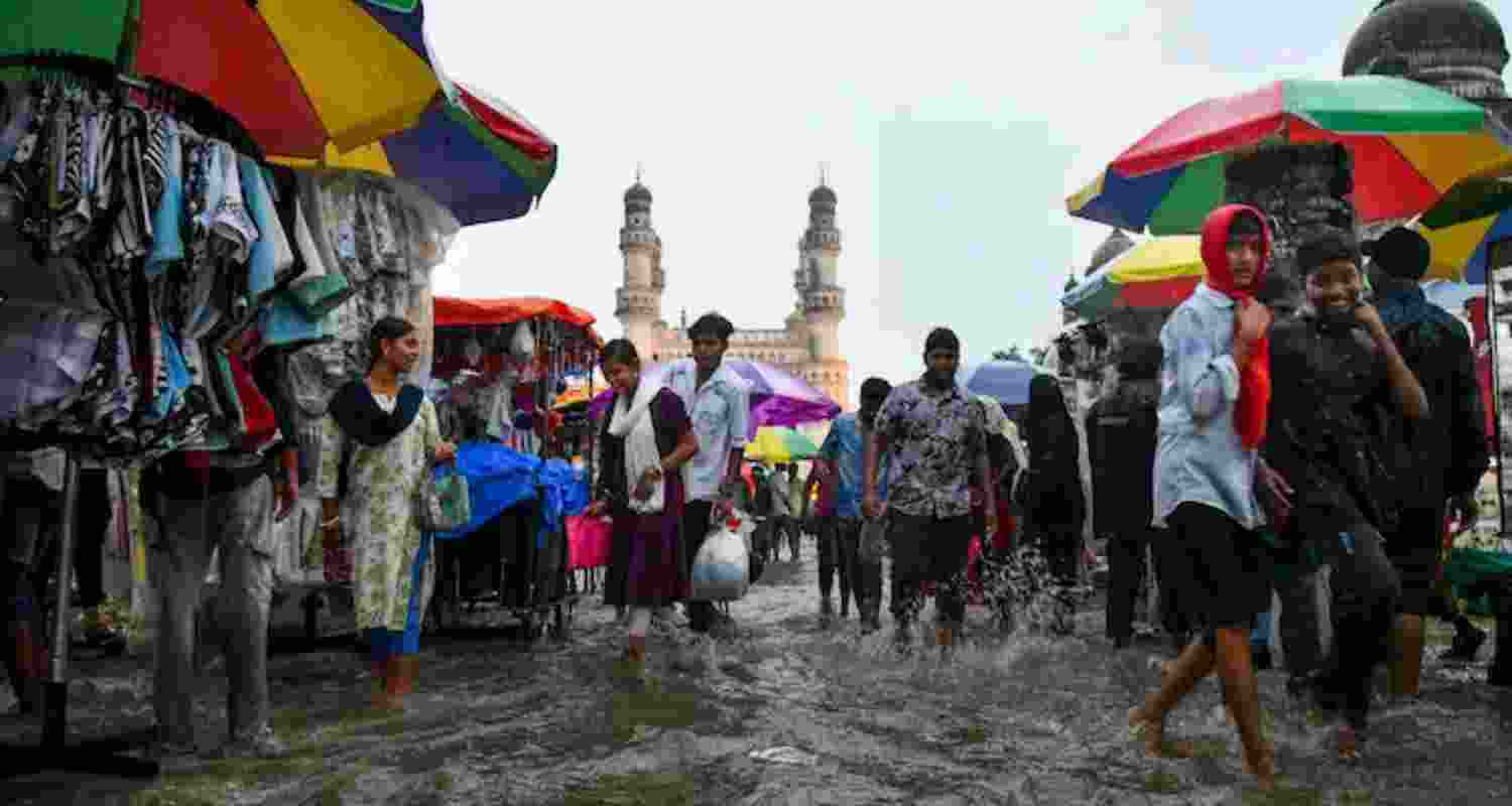 Over 1000 evacuated as floods hit Hyderabad city. Over 1000 evacuated as floods hit Hyderabad city.