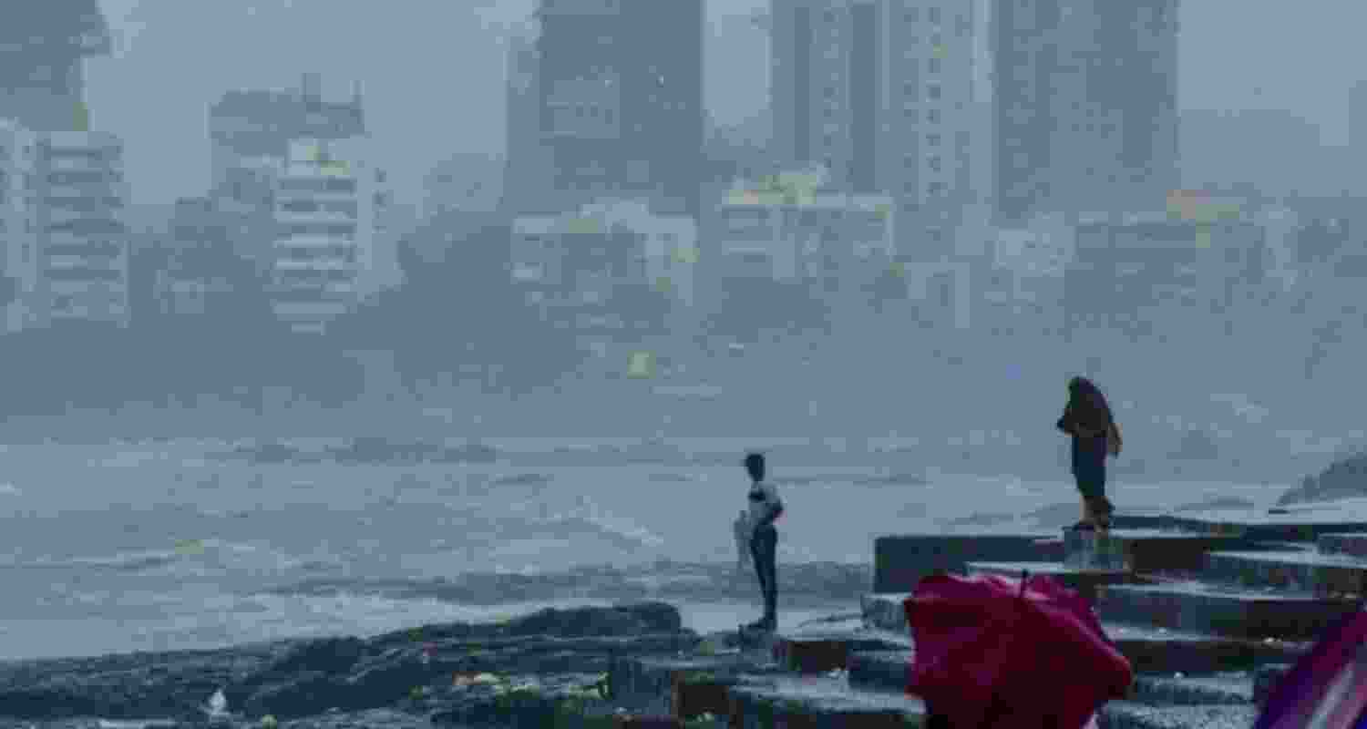 IMD warns Maharashtra of heavy rain from Cyclone Shakhti.