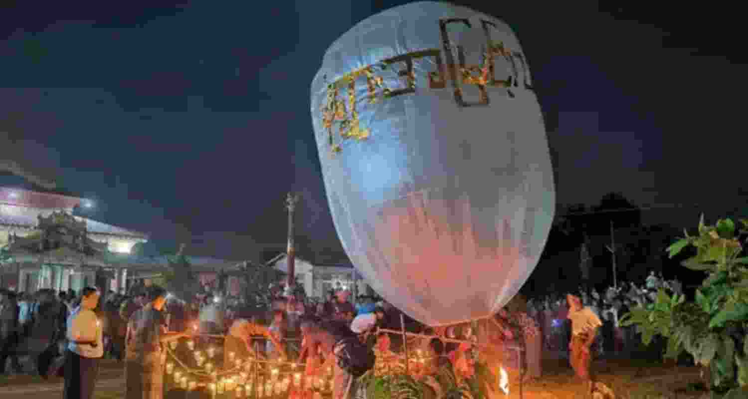 Bombing at Myanmar festival leaves 24 dead, 50+ wounded.