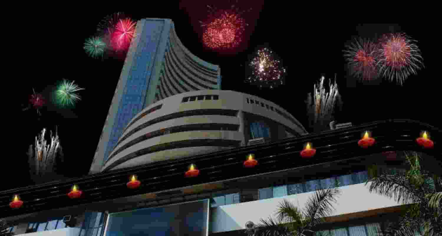 Sensex gains 700 points, Nifty IT index tops sector rally.