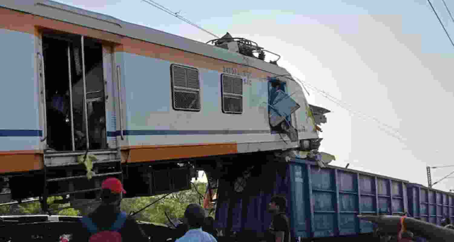 Passenger train rams goods train near Bilaspur, kills eleven.