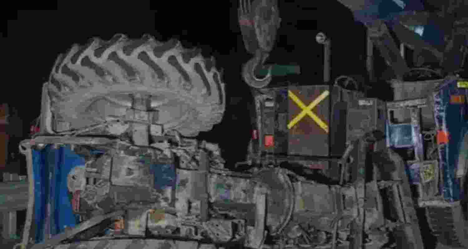 3 women dead, 21 injured after pilgrim trolley falls into canal in UP’s Kushinagar; accident caused by broken hook, probe underway by police.