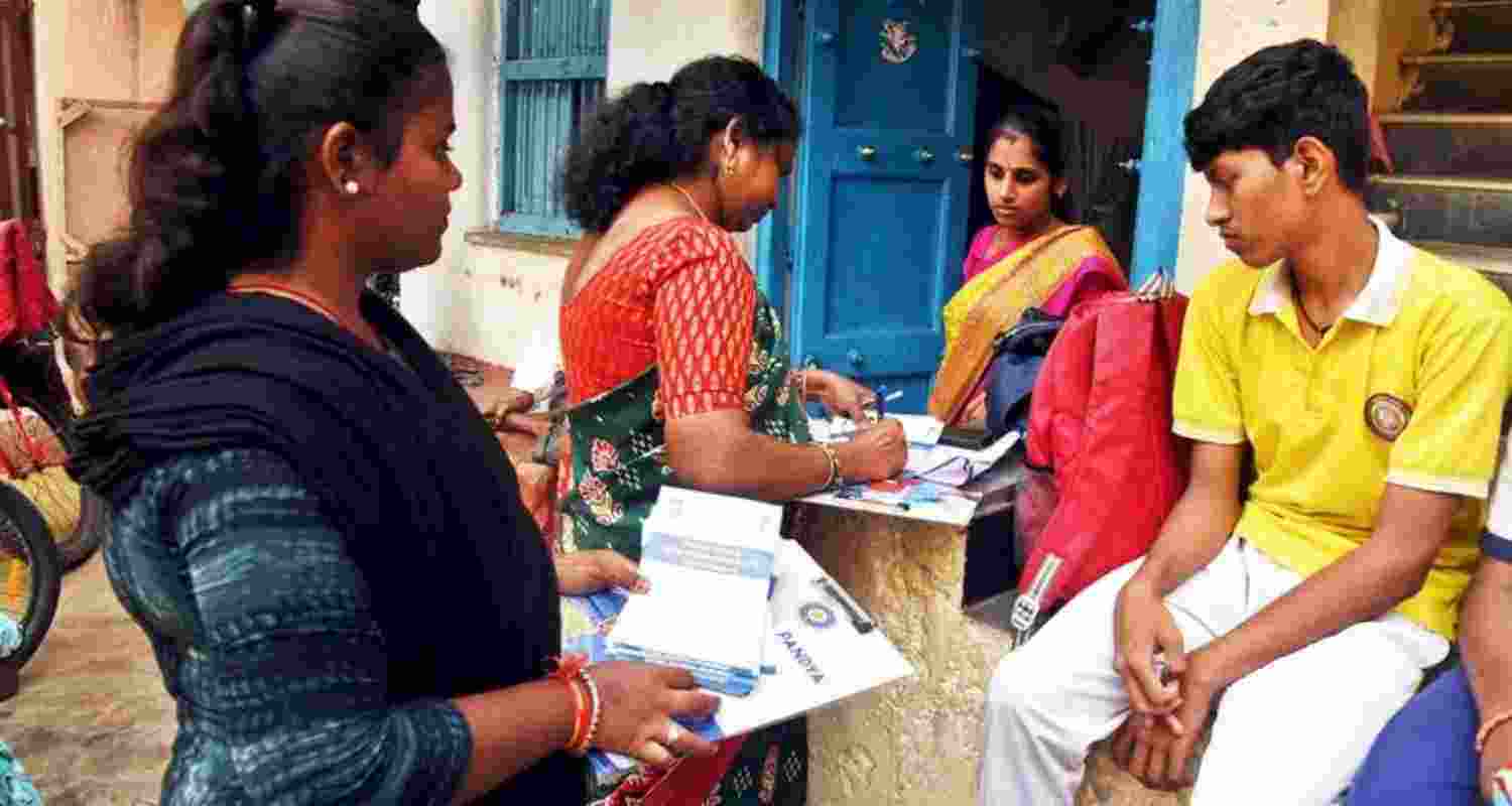 UP CM Yogi Adityanath launched the first phase of Census-2027, marking the start of India’s first fully digital census exercise.