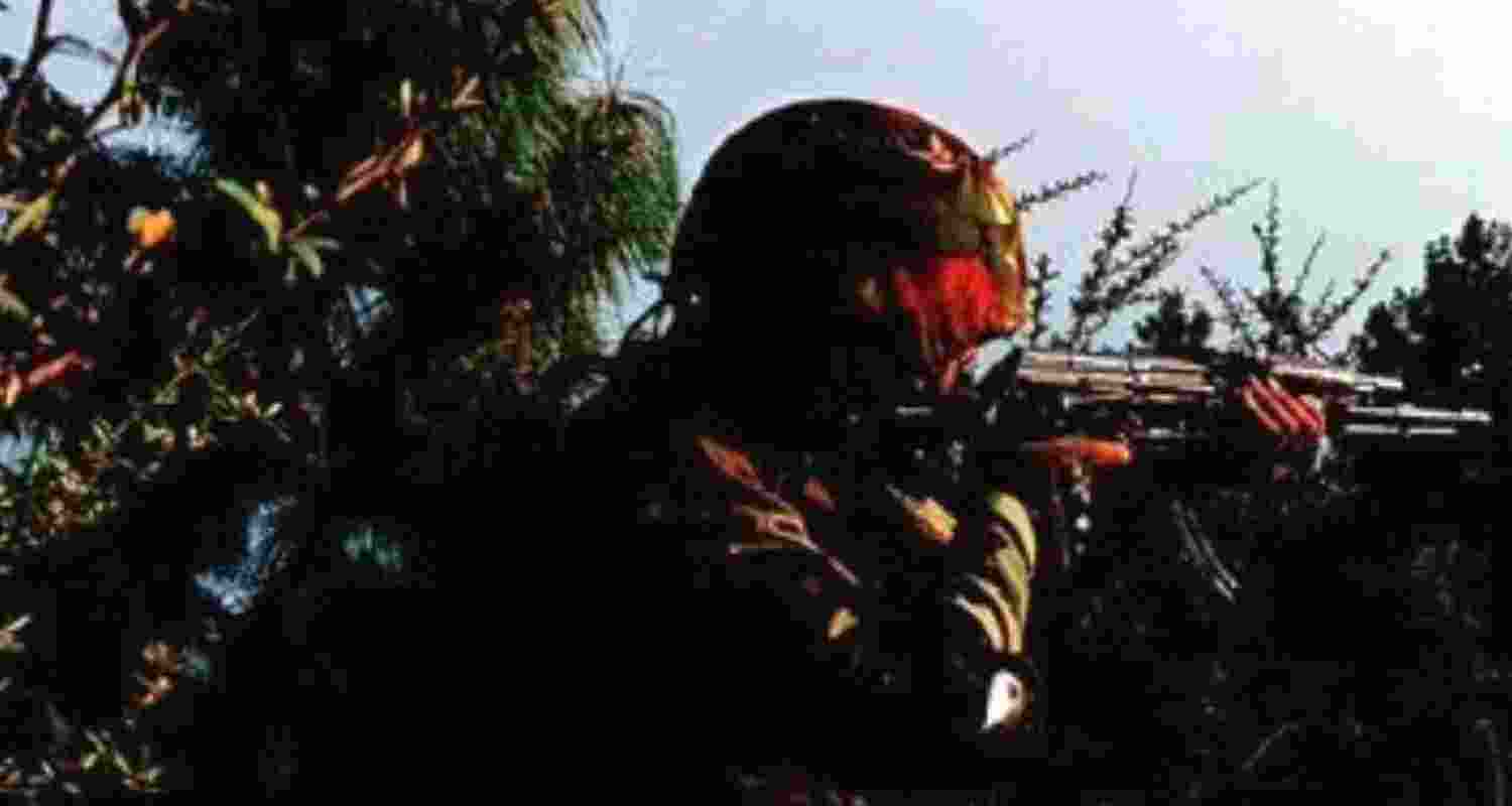 Pakistani terrorist killed as Army foils infiltration attempt along LoC in Uri sector of Jammu and Kashmir; weapons recovered during joint operation.