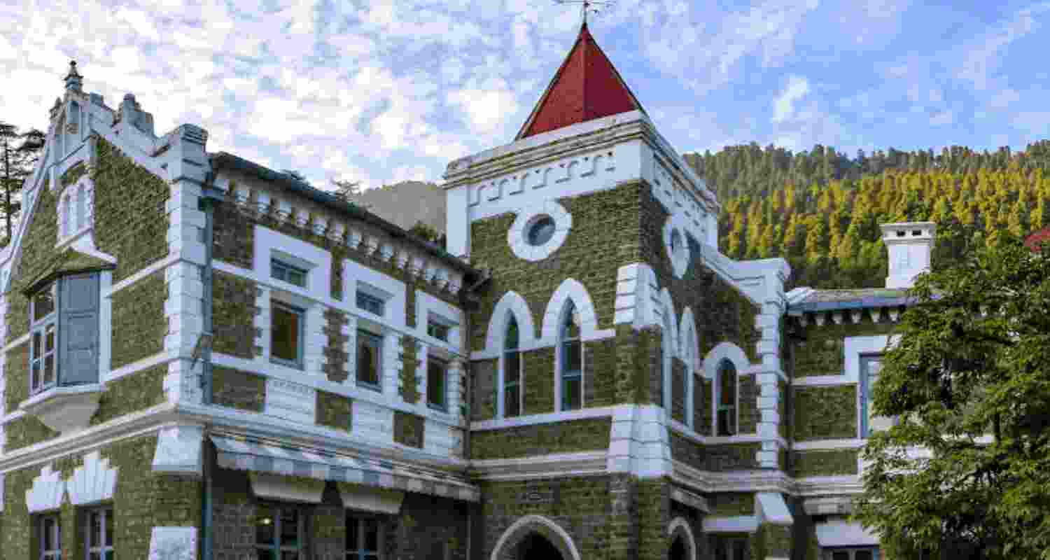 Uttarakhand HC rules Pantnagar University VC lacks authority to issue charge sheet; directs withdrawal in professor Shivendra Kashyap case.