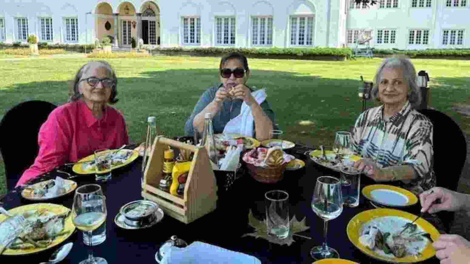 Asha Parekh, renowned for her iconic roles in classic Indian films, shared a heart-warming picture on social media with her close friends Waheeda Rehman and Helen from their Srinagar vacation, which has gone viral.
