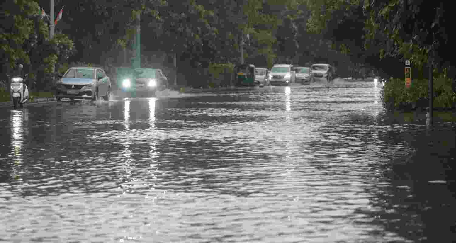 Heavy rains flood Delhi, cause traffic chaos