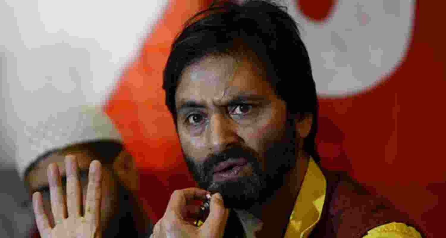 Malik for obvious reasons wants to wipe out his past that is full of killings and bloodshed.