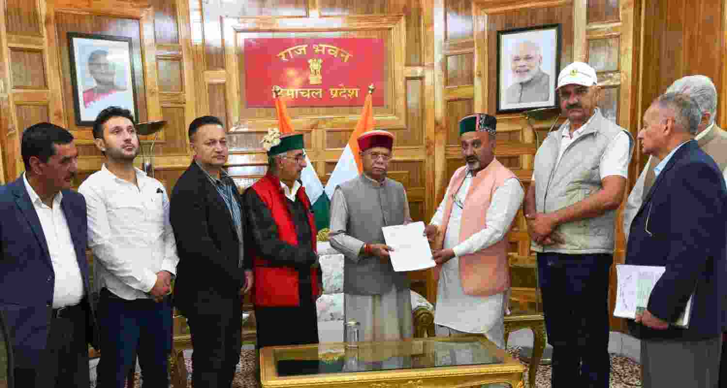 A delegation from the Sanyukt Kisan Manch submits a memorandum to Governor Shiv Pratap Shukla at Raj Bhavan. A delegation from the Sanyukt Kisan Manch submits a memorandum to Governor Shiv Pratap Shukla at Raj Bhavan.