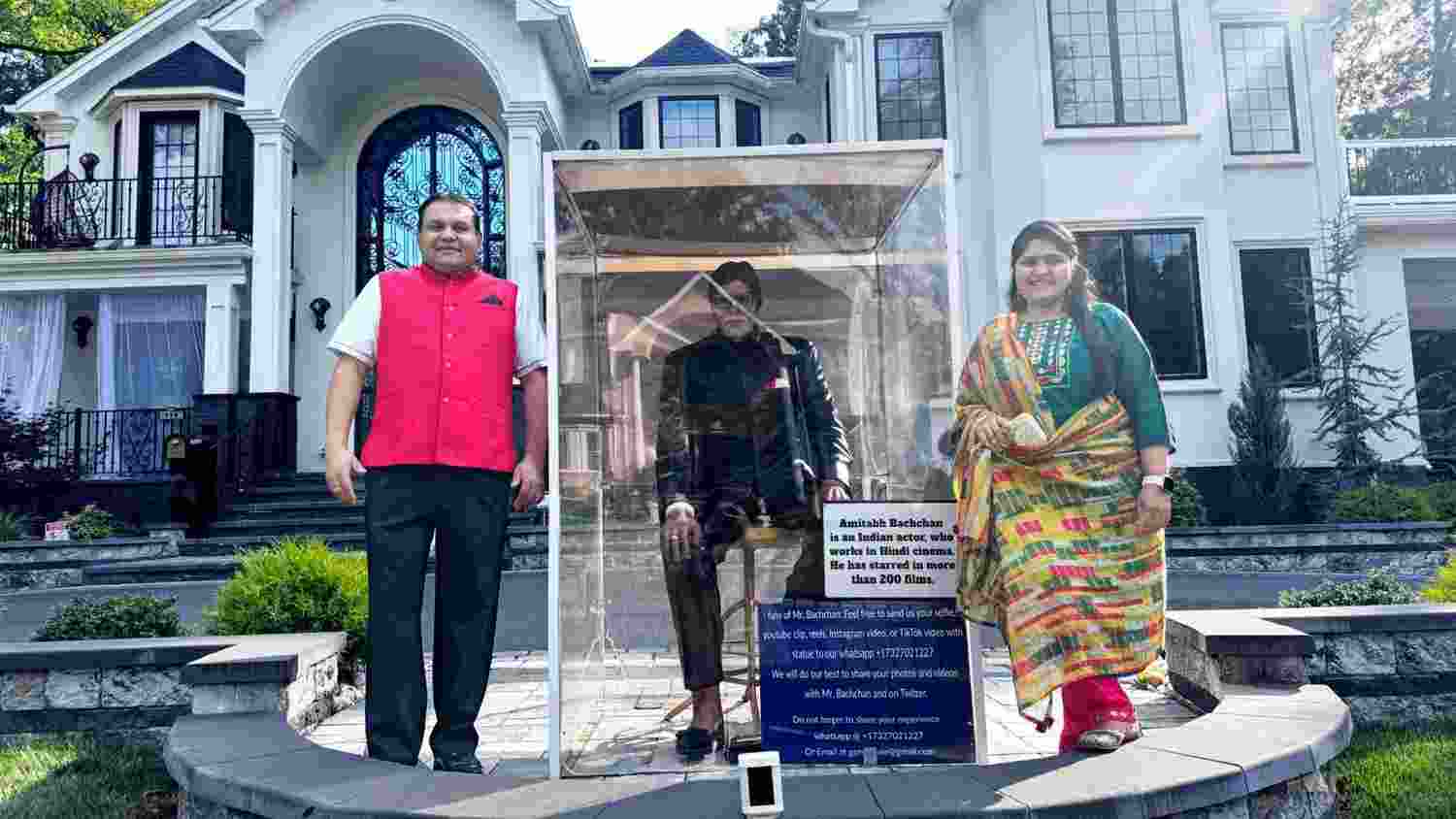 Amitabh Bachchan's statue in New Jersey home becomes tourist spot Amitabh Bachchan's statue in New Jersey home becomes tourist spot