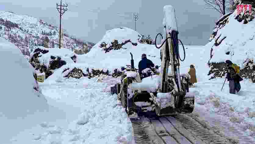 BRO machines clearing roads after heavy snowfall in Doda district of J&K BRO machines clearing roads after heavy snowfall in Doda district of J&K
