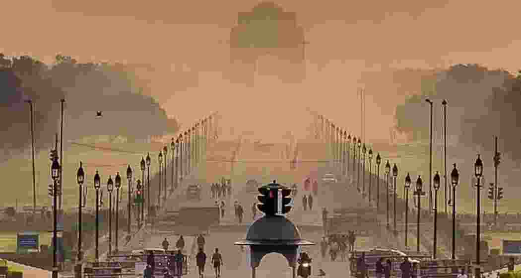 India Gate shrouded in a dense blanket of smog, as Delhi’s air quality slipped into the ‘severe’ category, reducing visibility and prompting emergency pollution-control measures. India Gate shrouded in a dense blanket of smog, as Delhi’s air quality slipped into the ‘severe’ category, reducing visibility and prompting emergency pollution-control measures.