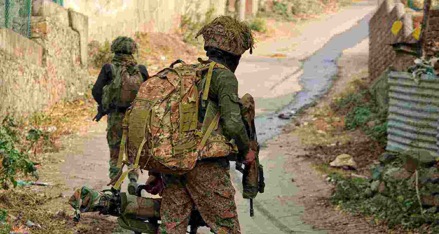 A fresh encounter erupted in J&K’s Kishtwar as security forces continue operations against Jaish-linked Pakistani terrorists despite heavy snowfall A fresh encounter erupted in J&K’s Kishtwar as security forces continue operations against Jaish-linked Pakistani terrorists despite heavy snowfall
