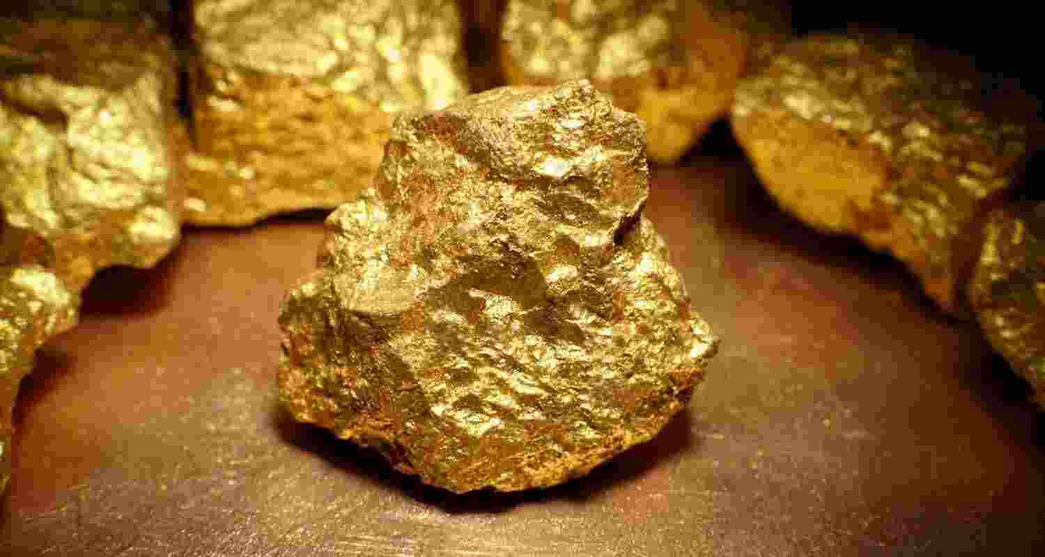 Additionaly, gold futures rates also fell on Friday morning, ahead of a key US inflation report due later in the day Additionaly, gold futures rates also fell on Friday morning, ahead of a key US inflation report due later in the day