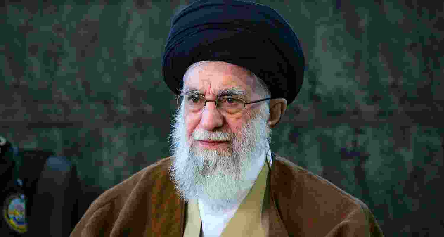 The latest wave of protests in Tehran began on December 28, 2025, against an ailing economy and hyperinflation, but soon spilled across cities, leading to clashes with the police that left many dead The latest wave of protests in Tehran began on December 28, 2025, against an ailing economy and hyperinflation, but soon spilled across cities, leading to clashes with the police that left many dead